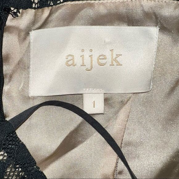 Elegant Black Lace Halter Dress - Picture 9 of 11